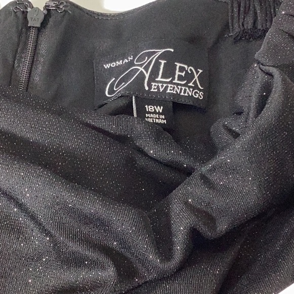 Alex Evenings
Plus Size Cold Shoulder Cowl Neck Cap Sleeve Glitter Mesh Gown - Picture 6 of 8